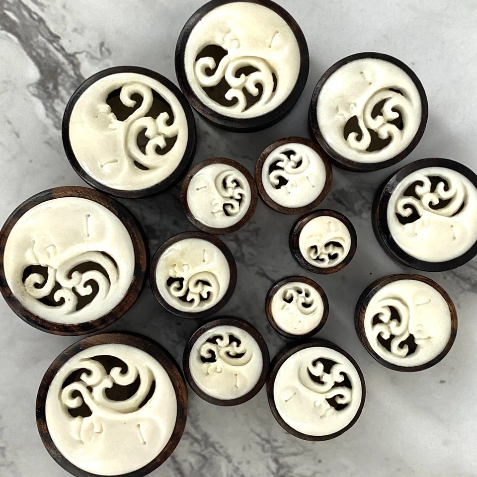 Túneles de madera Sono con incrustación de luna de hueso (PW-342) juego de medidores par de tapones orgánicos Foto 3 de 4