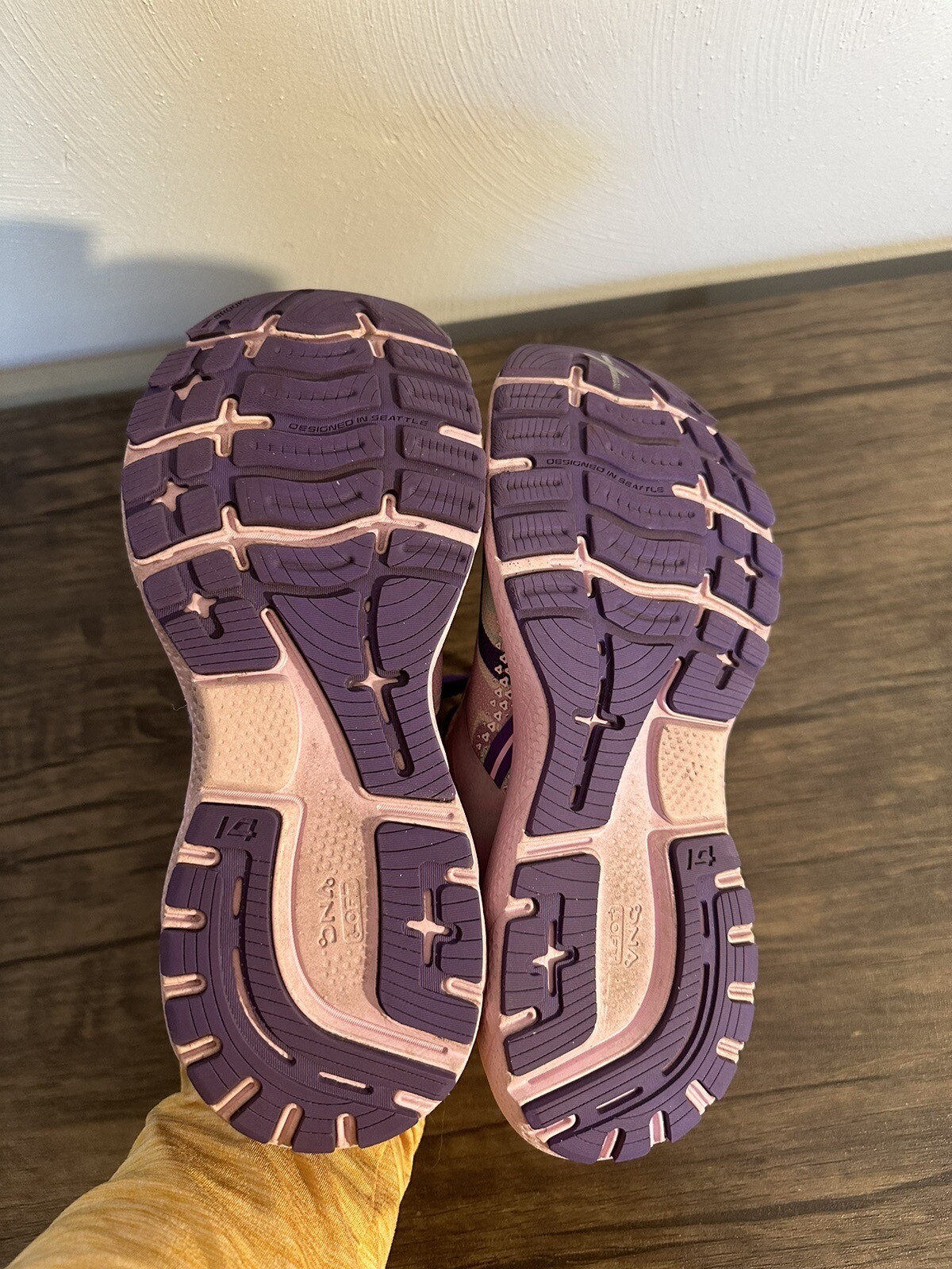 BROOKS GHOST 14 Empower Her Limited Edition Womens Sz 8.5 B Running