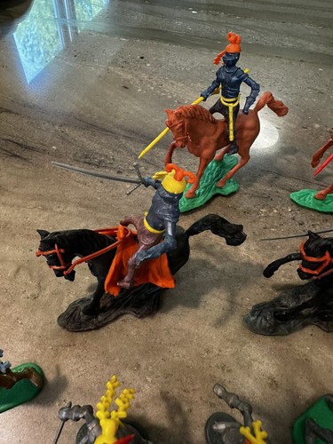 Vintage Cherilea Britains Swoppets Marx Horses Knights Shields Swords 1964 60MM - Picture 10 of 24