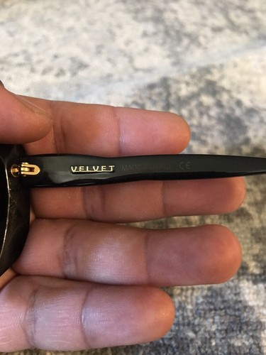 Gafas de sol redondas de terciopelo para mujer Liz negras/doradas de moda - Imagen 5 de 11