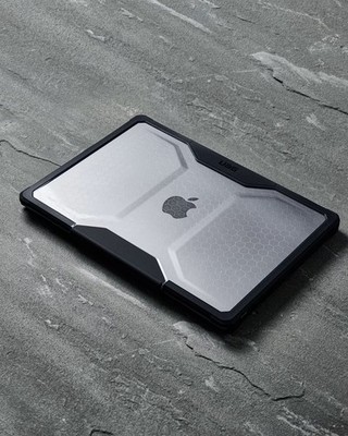 UAG Plyo Series Case for MacBook Air 13'' (M5/M4/M3/M2) - Ice/Black