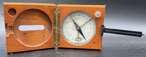 Boussole Alidade en Millièmes designed by General Peigné French Military Compass