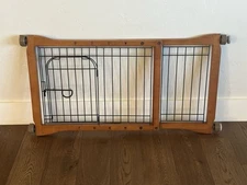 Frontgate Pet Sitter small dog Pressure Mounted expandable Gate with door