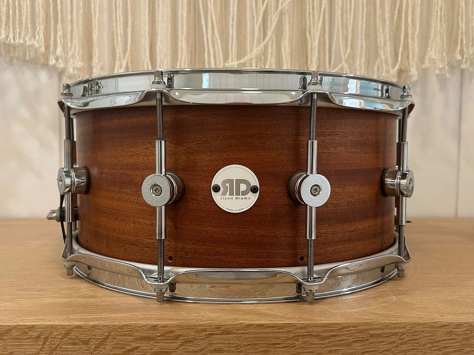 Risen Drums - Gold Sparkle - Mahogany + Snare Drum + Gear Bags - Image 3 of 4