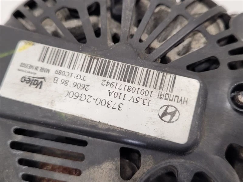 Alternador 11-13 HYUNDAI SONATA 2,4 L VIN B octavo dígito turbo 373002G600 Foto 3 de 4