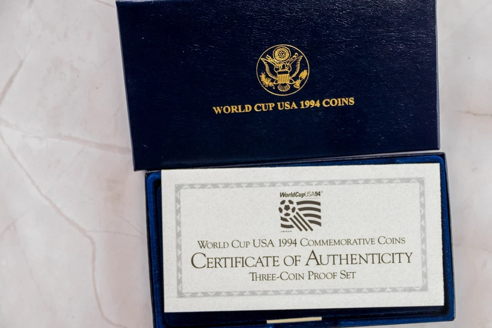 1994 FIFA World Cup 3-Coin Gold & Silver Set BU w/ Box & COA - Image 4 of 4