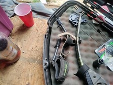 compound bow right hand with accessories broadhead arrows case and 2 triggers
