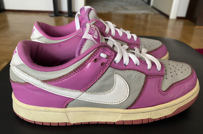 magenta nike dunks