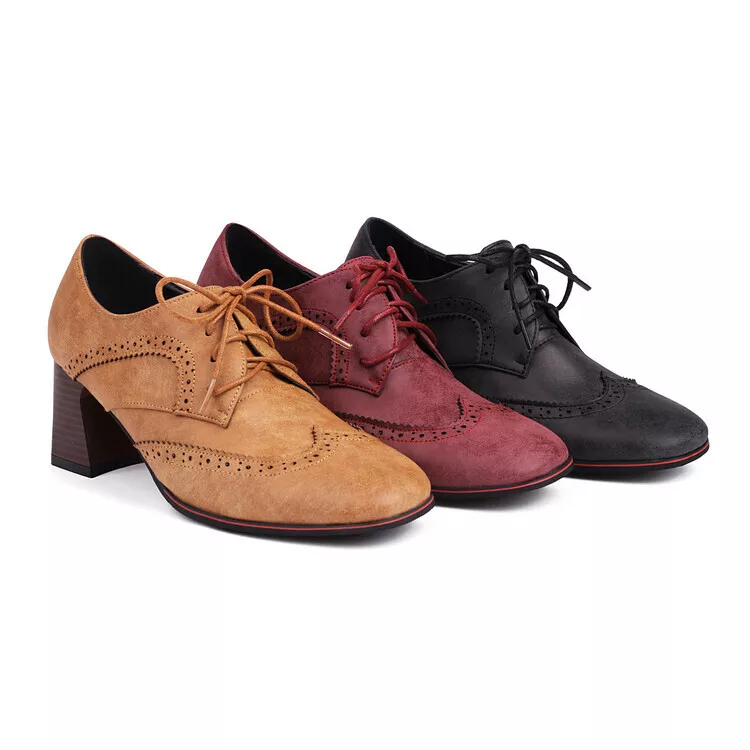 College brogue top shoes with flap