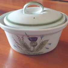 VINTAGE POTTERY BUCHAN THISTLEWARE SCOTLAND CASSERUOLA RICOPERTA + 4 MINI-PIATTI