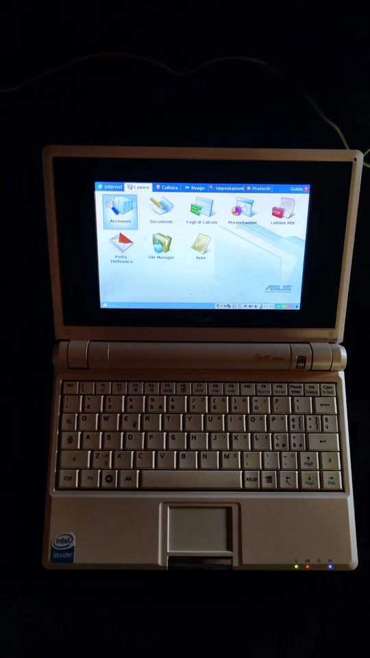 ASUS EEE PC 4G - Immagine 3 di 4