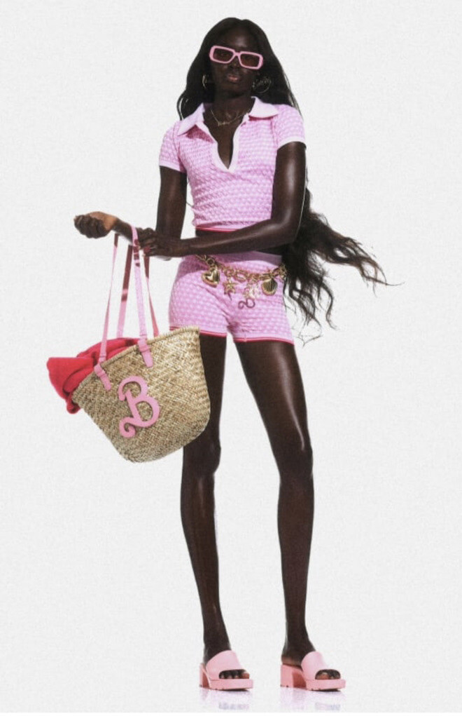 ZARA　Barbieコラボ　チェーンベルト　80号 ZARA x BARBIE Gold Chain Charm Belt NWT Barbiecore Y2K Movie
