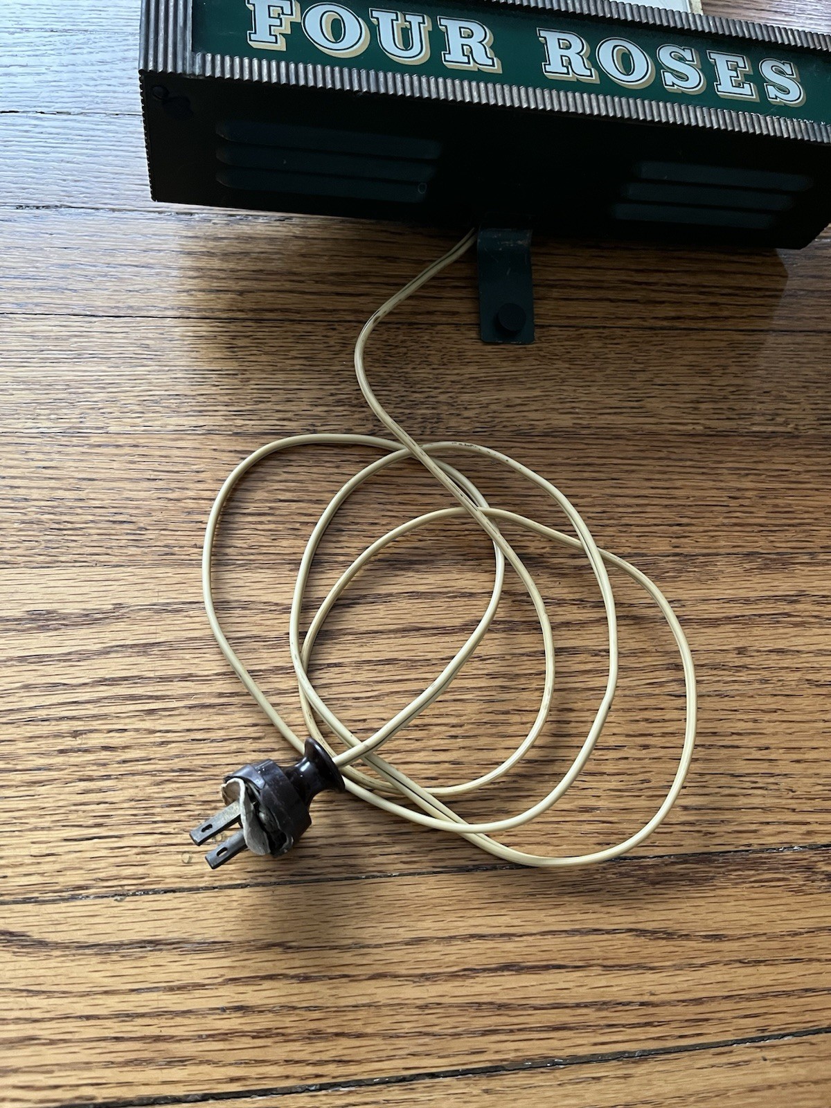 Vintage Four Roses Whiskey Advertising Clock