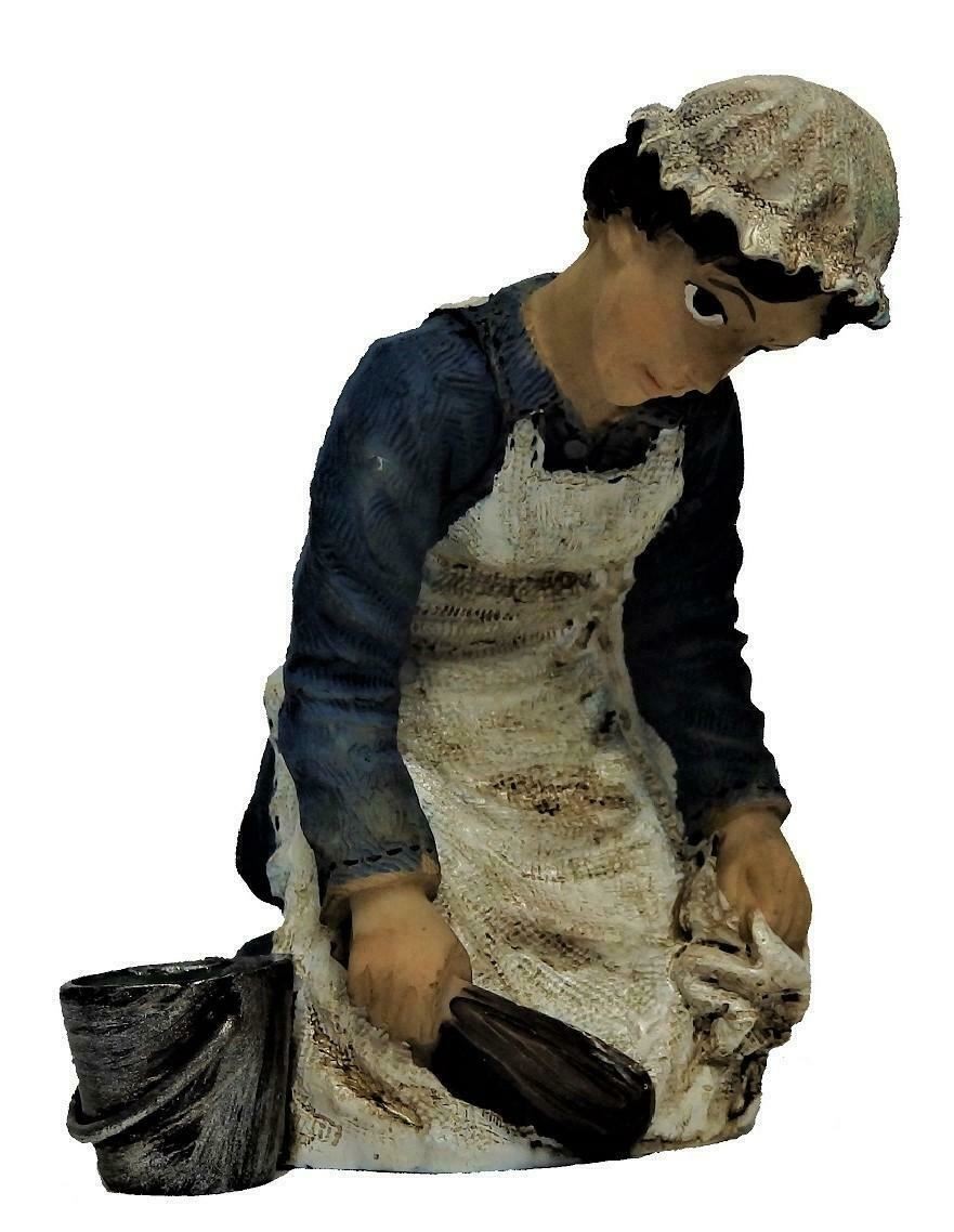 Melody Jane Dolls House Victorian Maid Scrubbing Floor 1:12 People Resin Figure