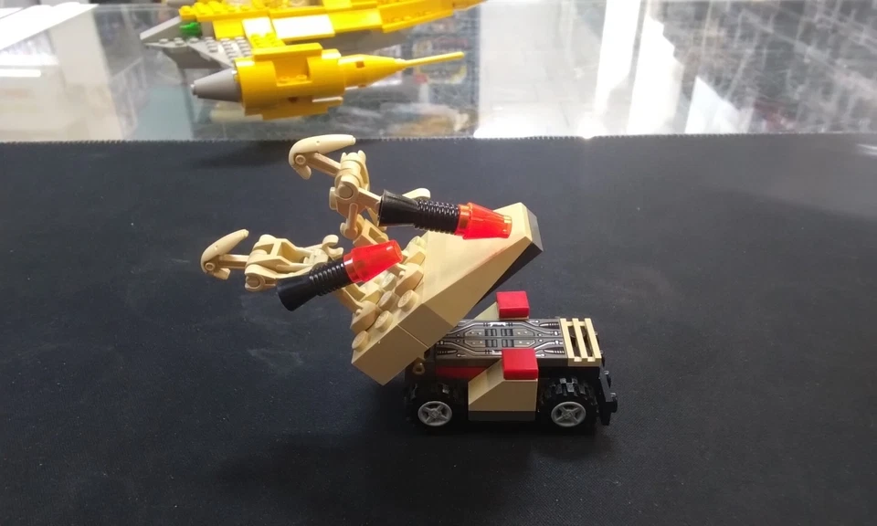 LEGO Star Wars 7141 Naboo Fighter, foto 3 di 5