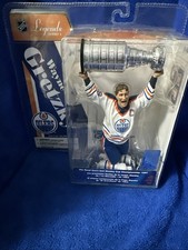 MCFARLANE NHL LEGENDS SERIES 4 WAYNE GRETZKY EDMONTON OILERS FIGURE STANLEY CUP