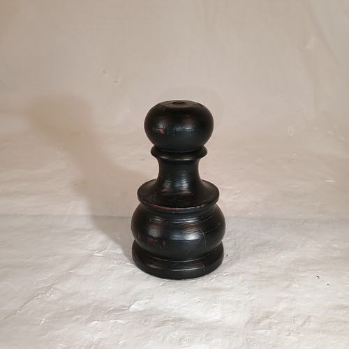 Oversized Distressed Wooden Chess Piece Black, Decor. - 第 1/5 張圖片