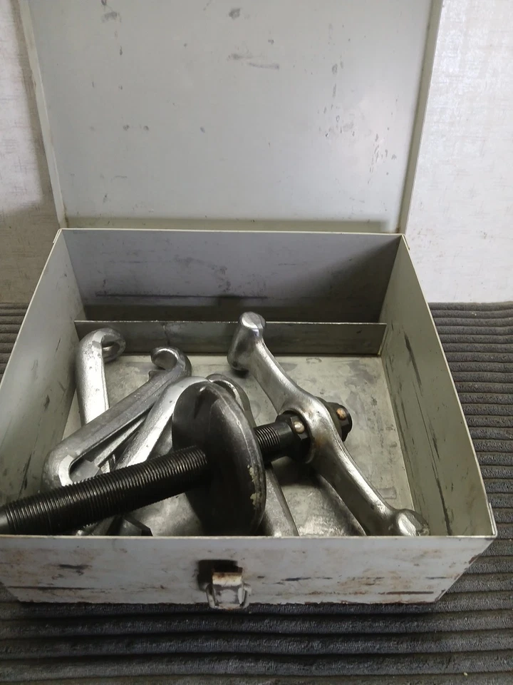 Genuine OTC Universal Hub Puller Kit 5180-00-587-4151 GGG-P-643A G-827-B W/Box - Image 3 of 4