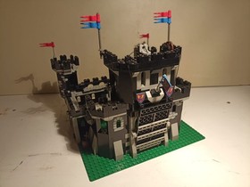 Lego Black Monarch's Castle - 6085 - Complete with Box and Instructions... Perfect!