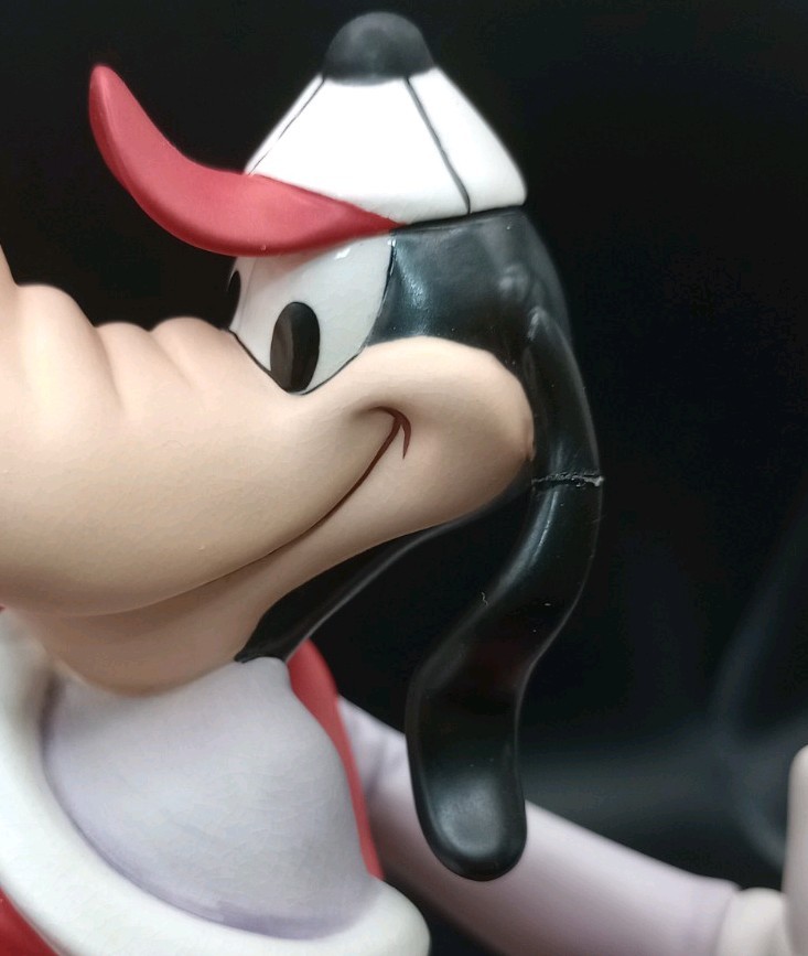 WDCC Goofy, Batter Up figurine in original Box with COA 