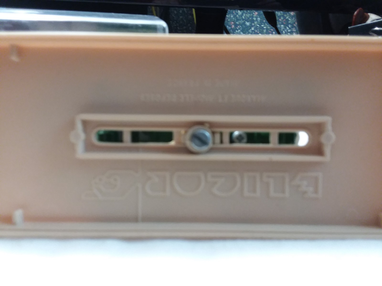 Eligor  Van Delivery Service Wakefield  Castrol  Diecast Green 1/43