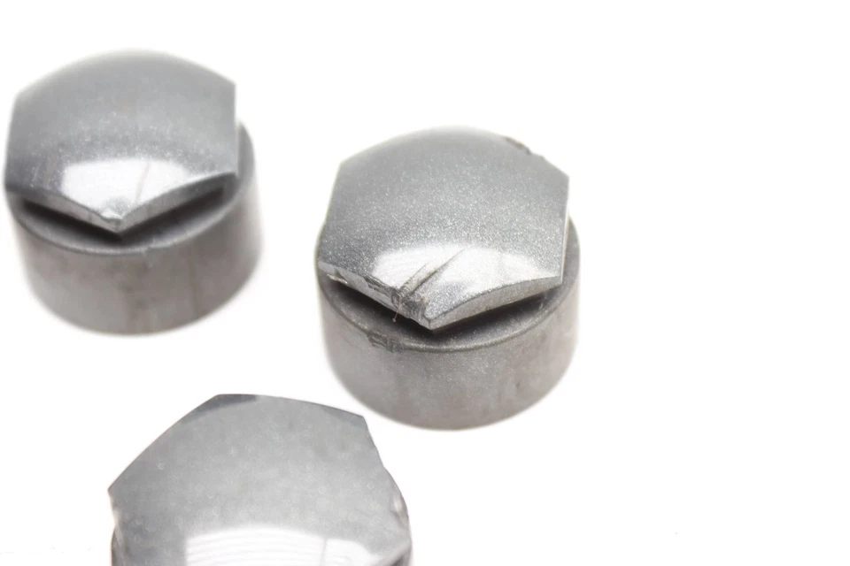 AUDI R8 2016-2018 2020-2023 - JUEGO DE TAPAS / TUERCA / PERNO 4M0601173D Foto 2 de 4