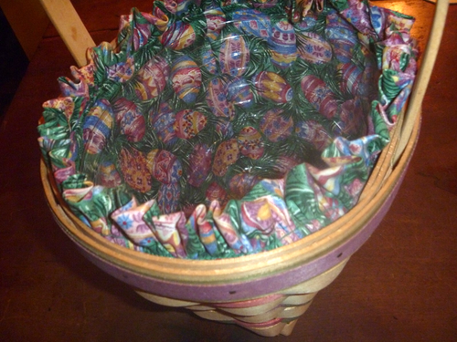 Longaberger 1996 Easter Basket w\ Cloth & Plastic Liner - Picture 9 of 11