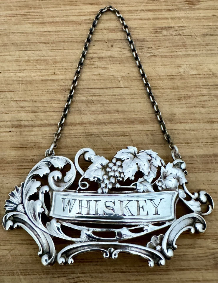 НАБОР ИЗ 3 ЛИТЫХ СЕРЕБРЯНЫХ ЭТИКЕТОК ДЛЯ ВИНА ИЛИ ЛИКЕРА GORHAM В СТИЛЕ МОДЕРН C. 1889 - Изображение 3 из 4