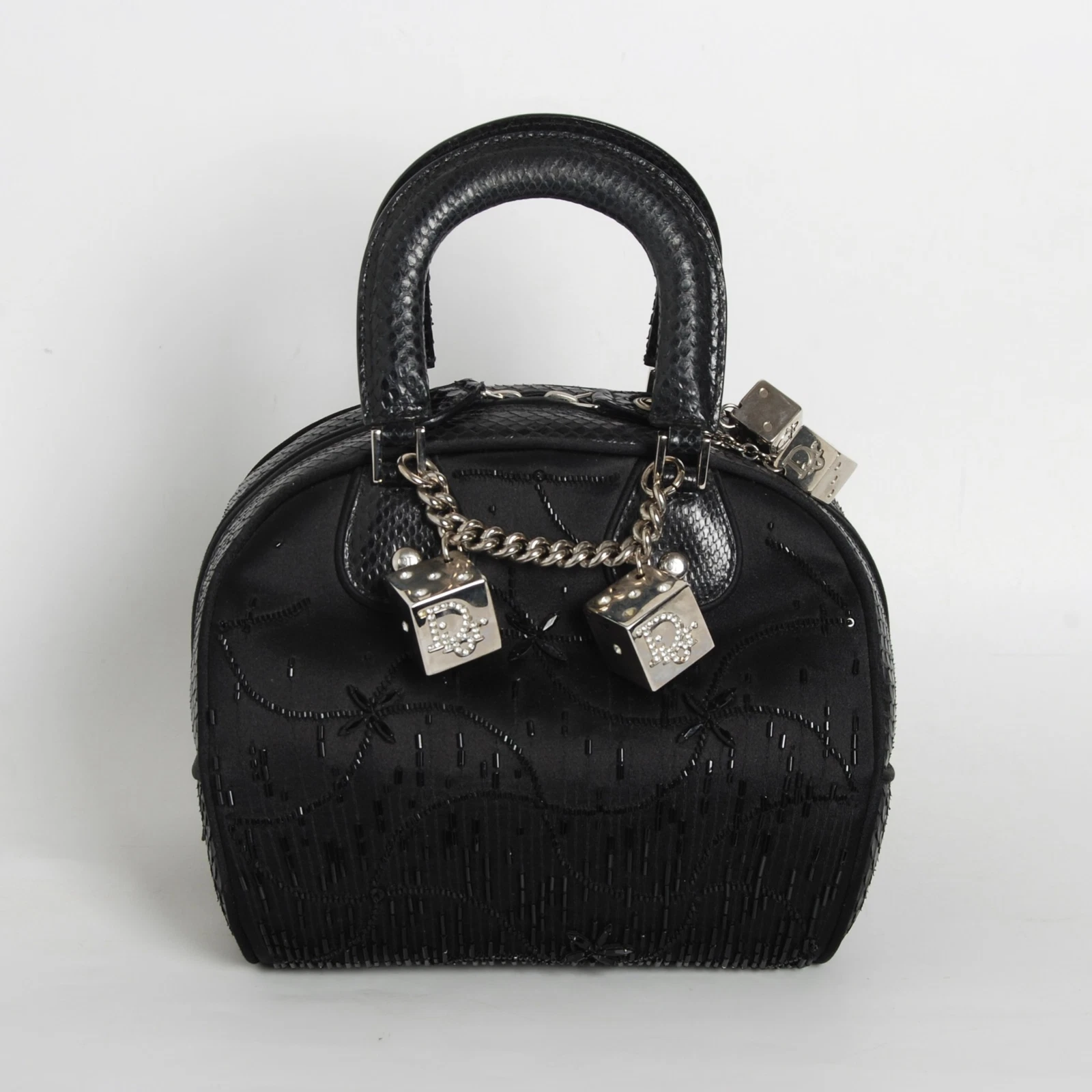 Sac à main Dior Gambler Dice Bowler édition limitée noir soie brodée
