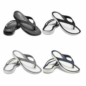 crocs swiftwater flip w
