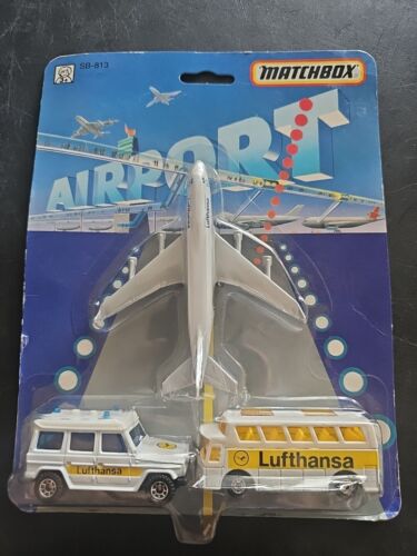 Matchbox MC 150 Motorcity Airport Lufthansa Rover And Bus - Picture 1 of 7