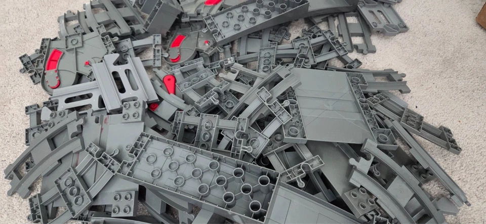 Duplo Lego Train Tracks Apx 100 piezas 8 libras (a granel) Foto 3 de 4