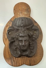 ANTIQUE WOOD AND CAST IRON WALL MOUNTABLE DECOR PRIMITIVE ART 8x4.75”