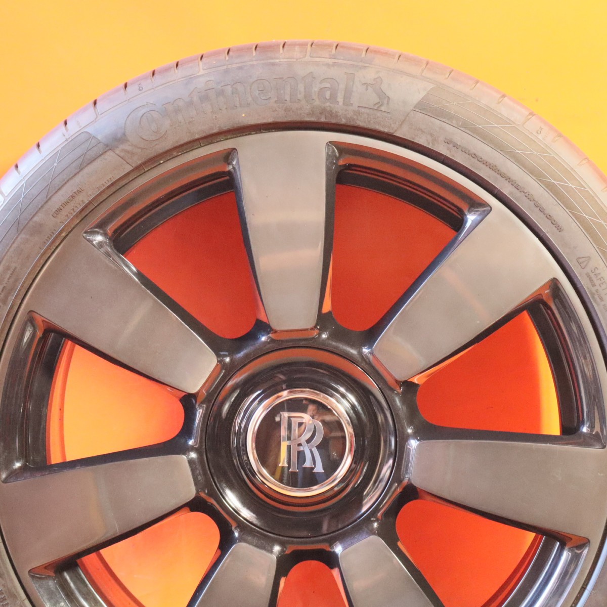 Rolls-Royce Cullinan 2019-2023 Rear Wheel P/N 6882836