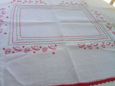 Antike Tischdecke Handarbeit Stickerei Fantasie rot & grün 110x150cm BAUMWOLLE/LEINEN