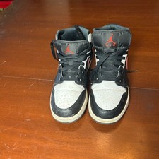 Nike Air Jordan 1 Mid Chile Red Black 554725-075 GS Size 6Y Retro