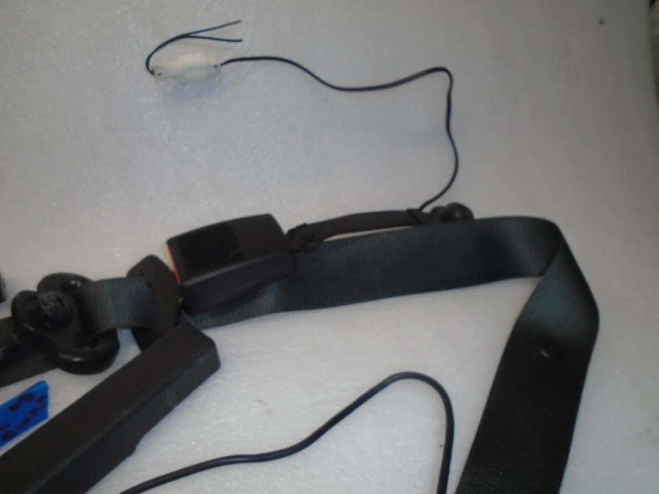 Pontiac G8 2008-2009 *conductor delantero/cinturón de seguridad izquierdo y hebilla* OEM negro Foto 4 de 4