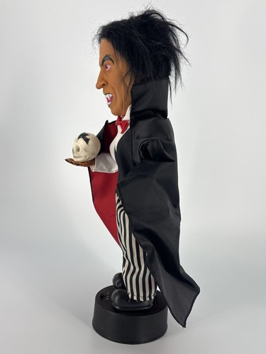 Figura de colección Telco Motionettes vampiro Halloween Drácula luces sonido 18" - Imagen 3 de 15
