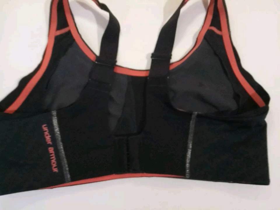 Lote de 3 sujetadores deportivos Under Armour espalda deportiva para mujer medianos negros rosas atléticos Foto 3 de 4