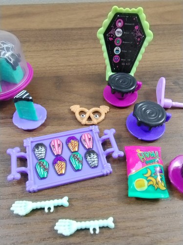 Monster High Coffin Bean Cafe Cupcakes Cookie Tray Cake Menu Board Latte Coffee - Picture 6 of 8