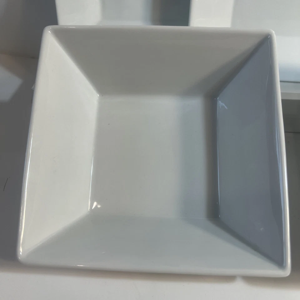 Pier 1 Importaciones Juego de 2 Porcelana Nuevos Luminosos Cuadrados y Ensaladera Cuenco Foto 3 de 4