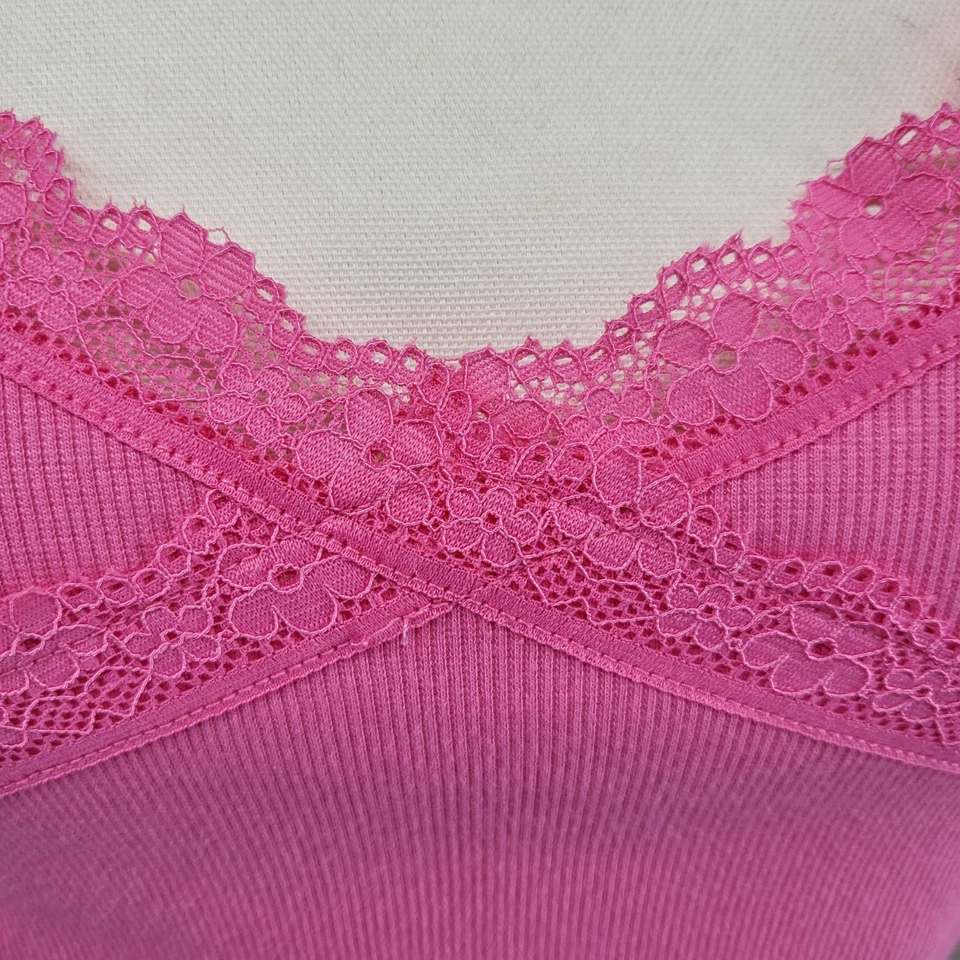 Blusa Ambiance rosa com nervuras acabamento em renda cropped sem mangas Y2K feminina tamanho G - Imagem 4 de 4