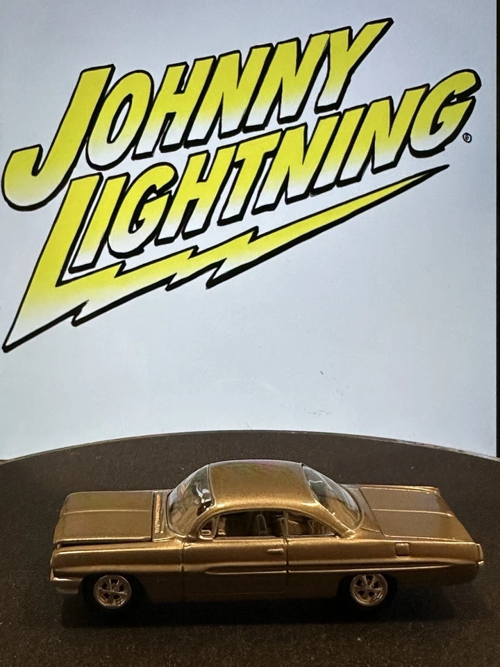 Pontiac Catalina 1961 Johnny Lightning Foto 4 de 4