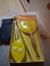 Vintage 1950's? 60's Vanity Set In Box. Gold Tone With Daisy's  Comb , Brush...