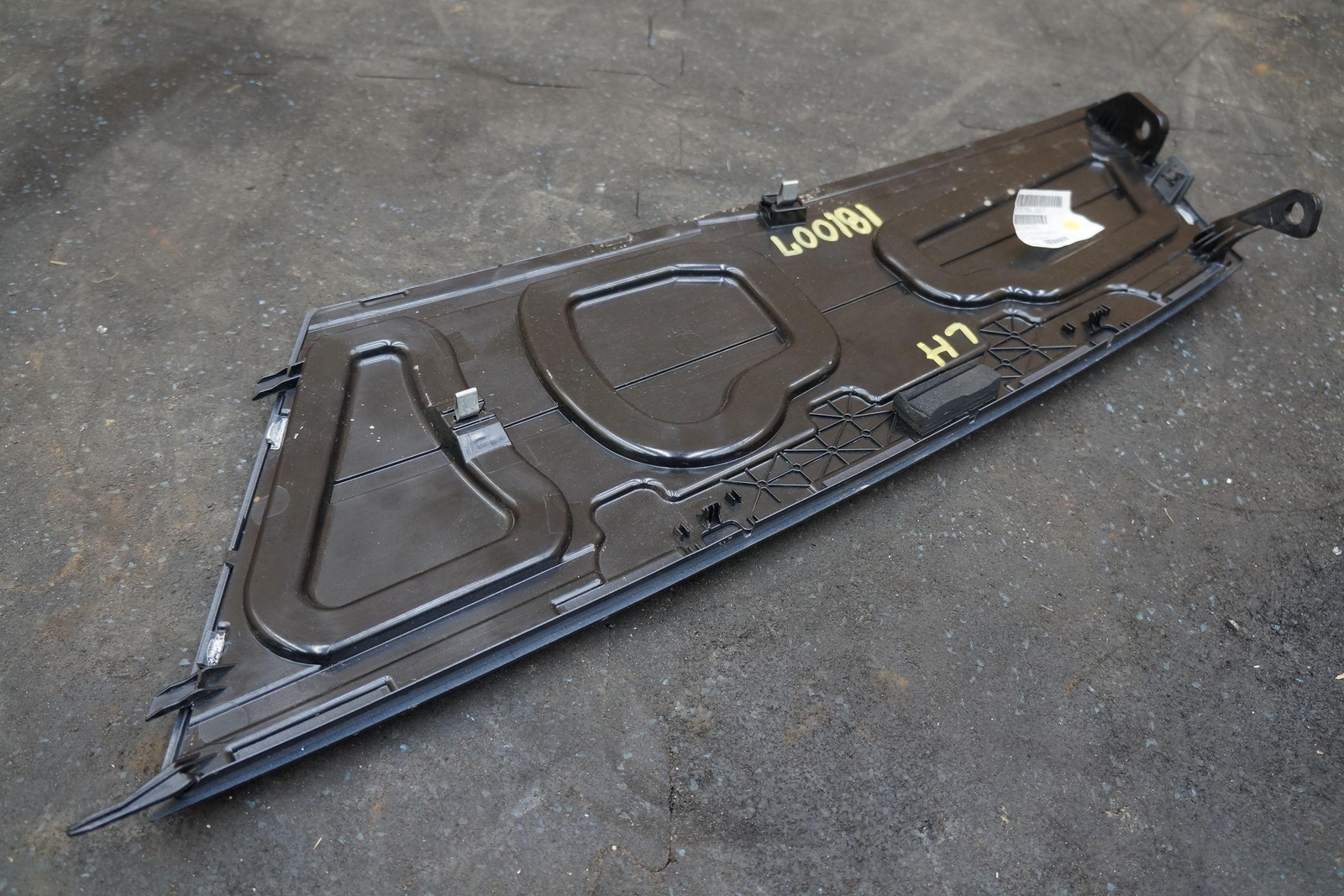 Left Quarter Panel Upper Cover Trim 4T0827993A OEM Lamborghini Huracan Coupe