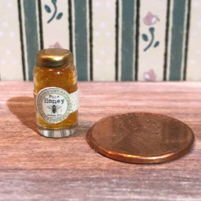 Dollhouse Miniature Food 1:12 - Jar of Honey with Label