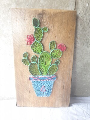 Kaktus Schnur Kunst auf Recyclingholz - H36xB21xT4cm