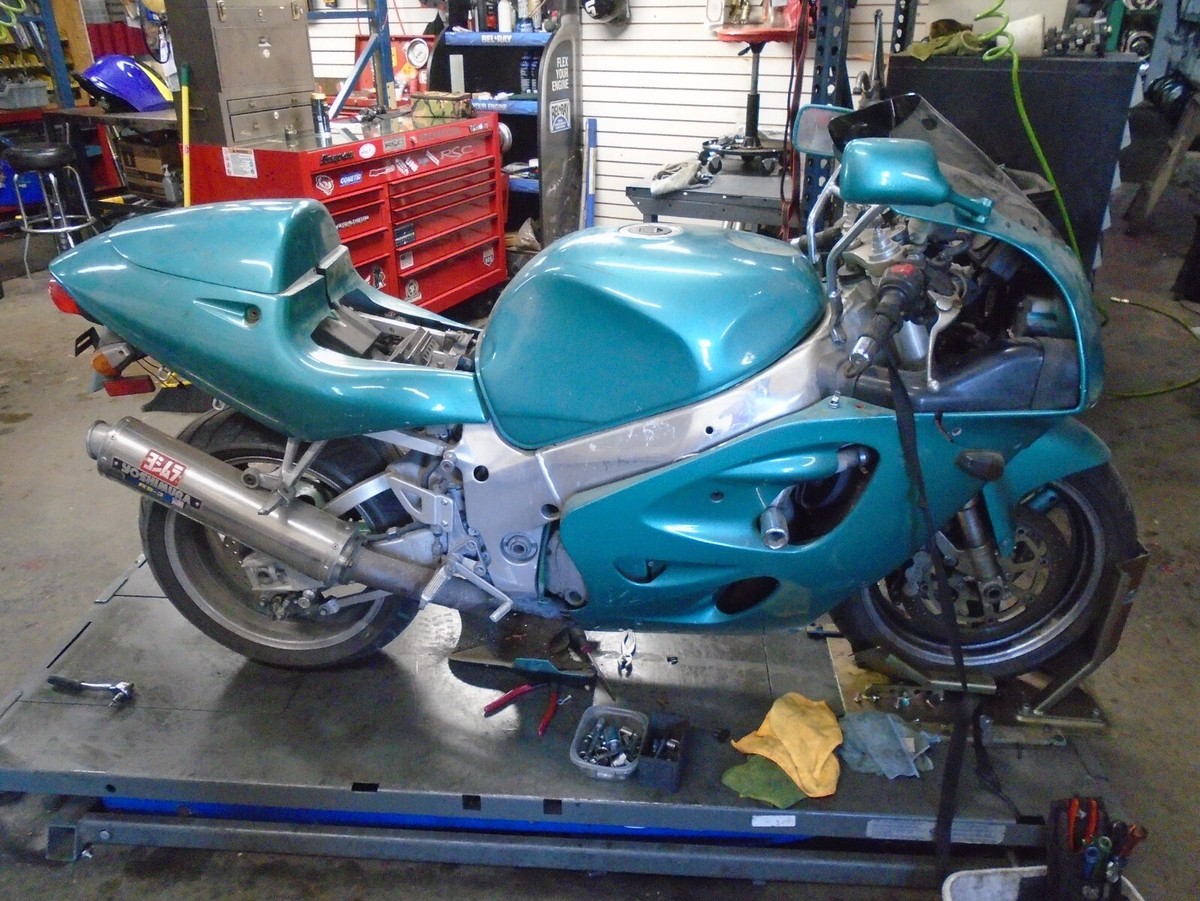 1998 Suzuki GSXR750X AXLE, FRONT WHEEL 54711-33E00 | eBay