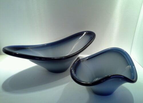 Matching Set of 2 Vintage Art Glass Table Bowls - Picture 1 of 12