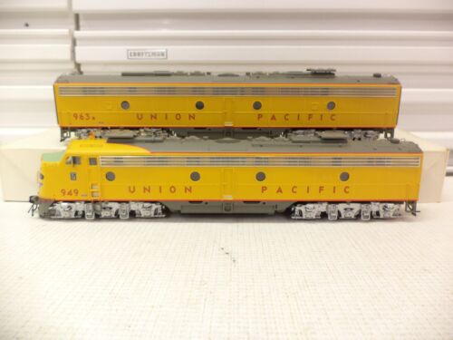 Walthers Proto Ho 920-41384 E-9AB set, Union Pacific, Tsunami DCC sound - Picture 2 of 7